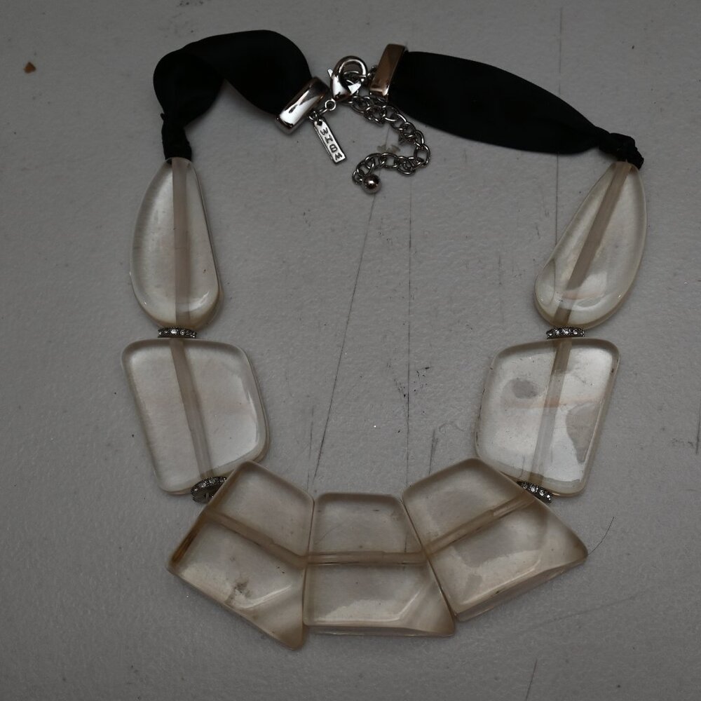 Clear Resin Statement Necklace chunky lucite geometric ribbon modernist - Picture 6 of 7